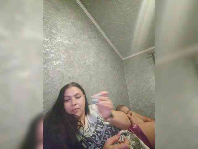 Cleopatra1990 webcam