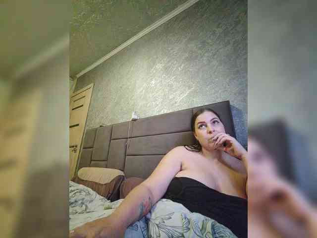 Cleopatra1990 webcam