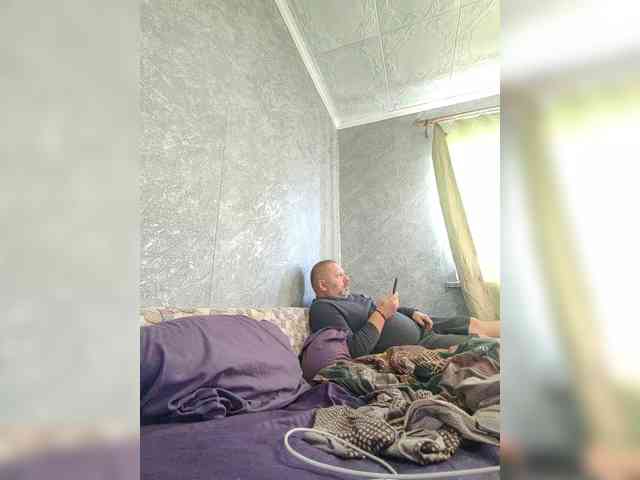 Cleopatra1990 webcam