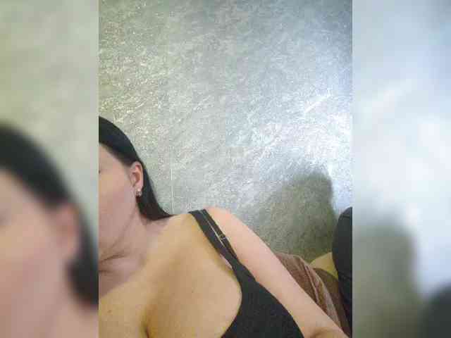 Cleopatra1990 webcam