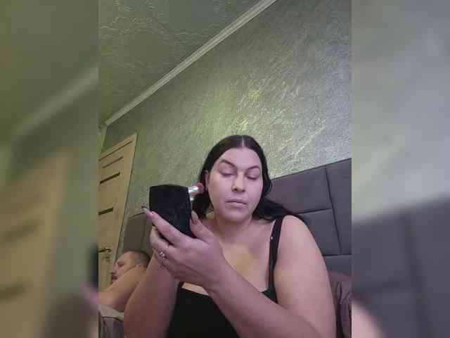 Cleopatra1990 webcam