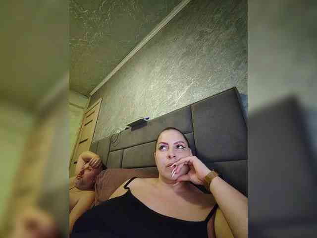 Cleopatra1990 webcam