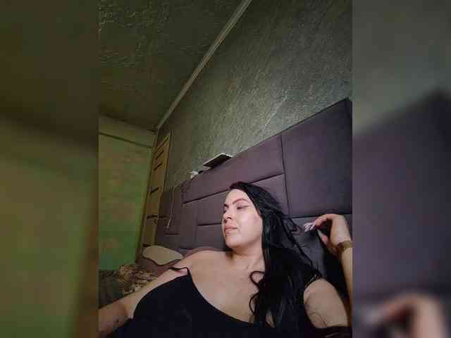 Cleopatra1990 webcam