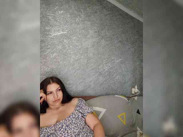 Cleopatra1990 webcam