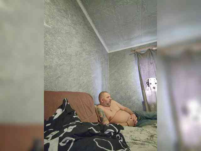 Cleopatra1990 webcam