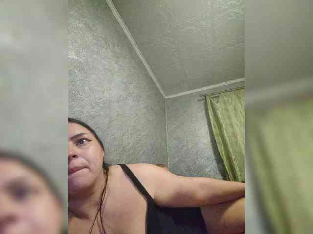 Cleopatra1990 webcam