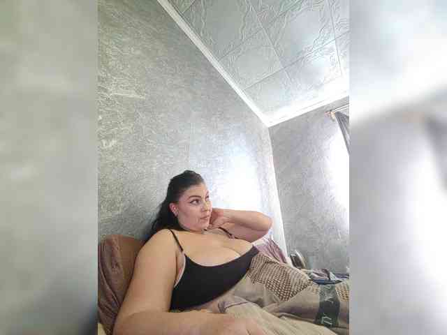 Cleopatra1990 webcam