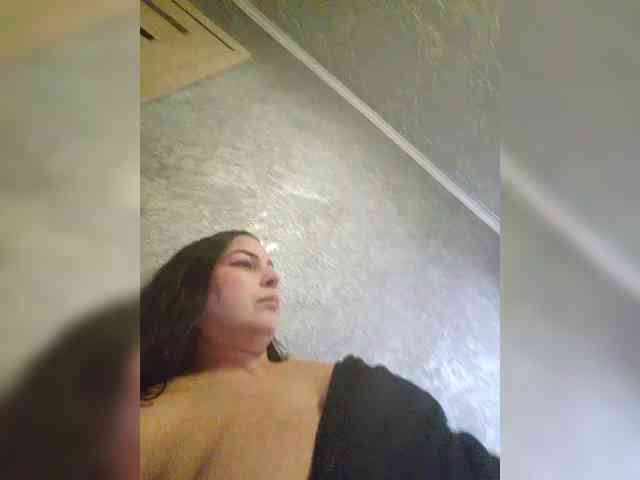 Cleopatra1990 webcam