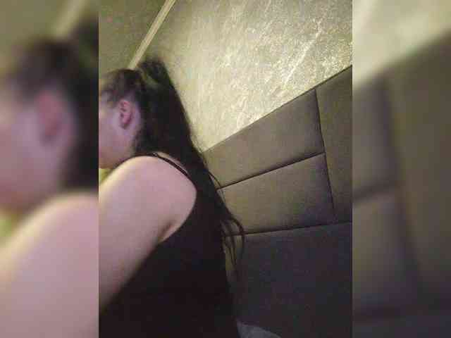 Cleopatra1990 webcam