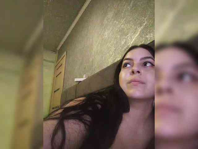 Cleopatra1990 webcam