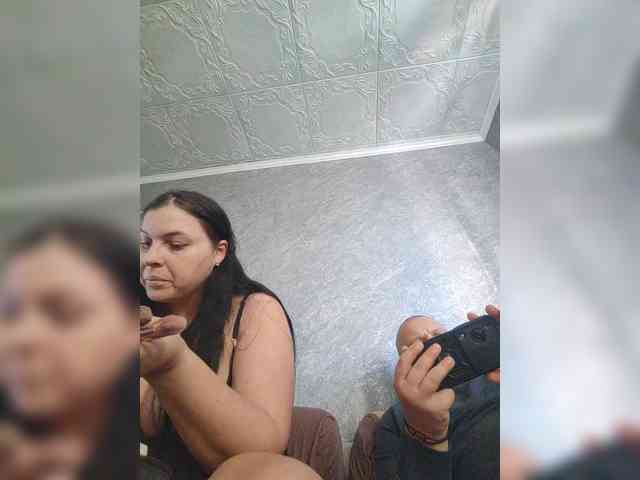 Cleopatra1990 webcam