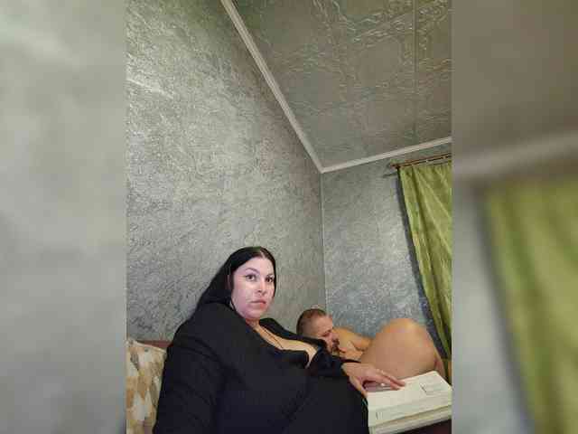 Cleopatra1990 webcam