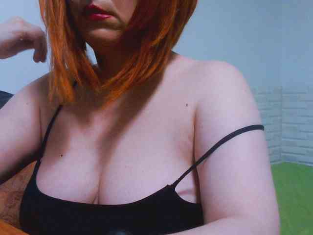 CrazyMary777 webcam