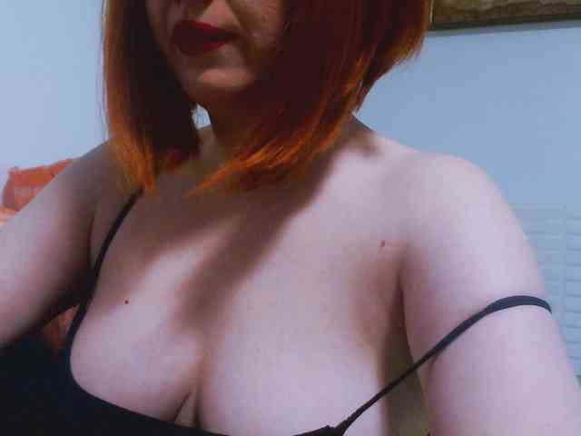 CrazyMary777 webcam
