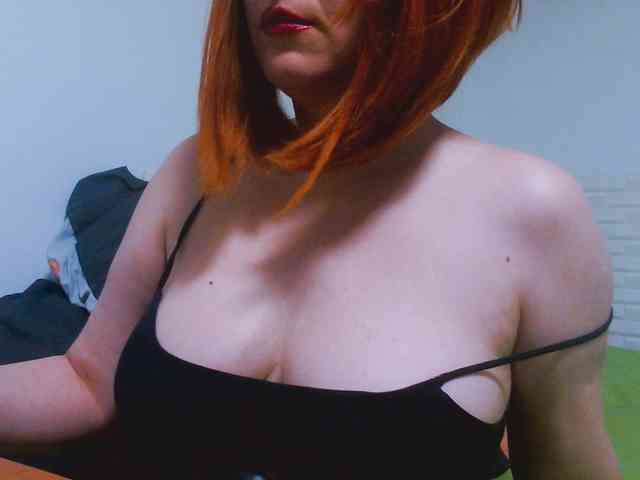 CrazyMary777 webcam