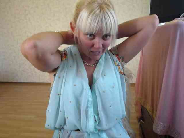 YoungMistress webcam