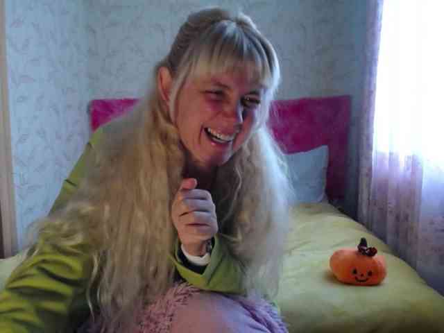 YoungMistress webcam