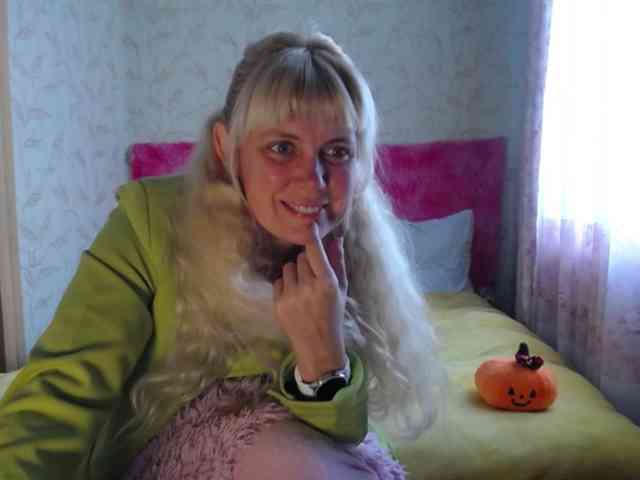 YoungMistress webcam