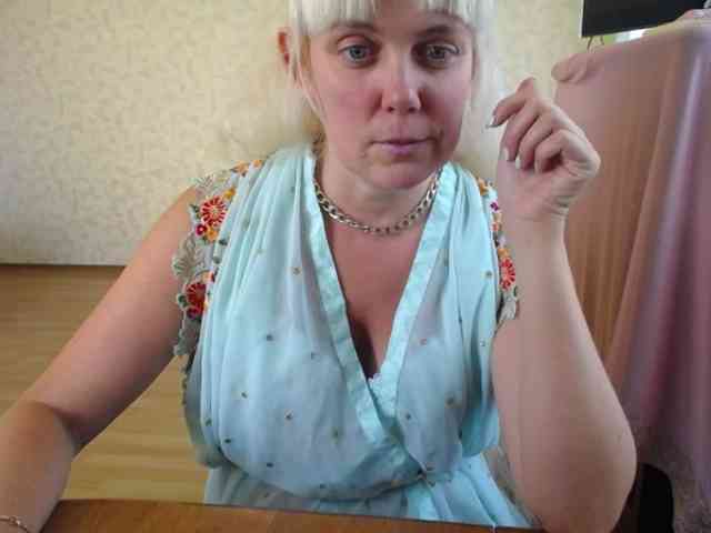 YoungMistress webcam