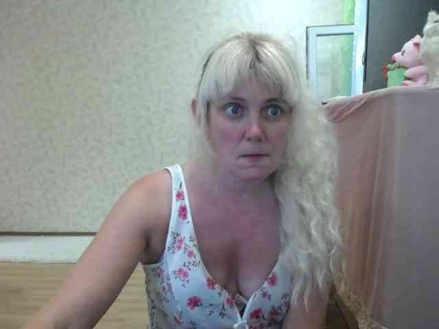 YoungMistress webcam