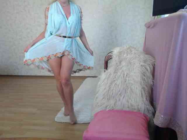 YoungMistress webcam