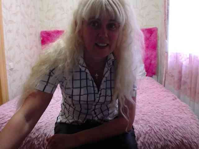 YoungMistress webcam