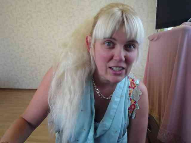 YoungMistress webcam