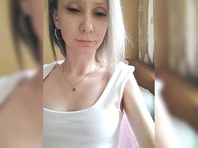 prettyKris's BongaCams show and profile