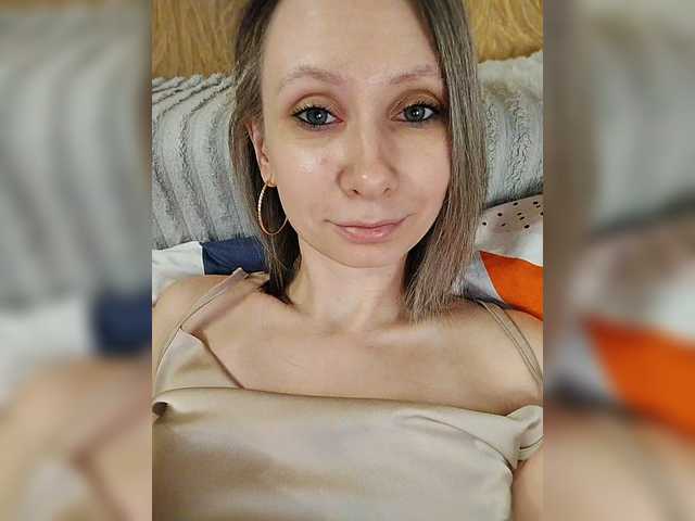 prettyKris's BongaCams show and profile