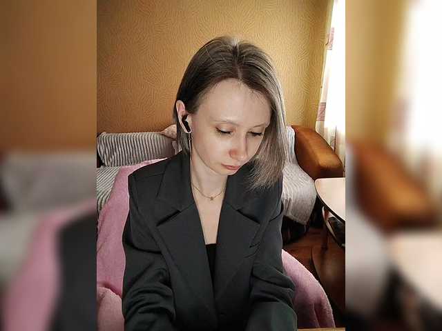 prettyKris's BongaCams show and profile