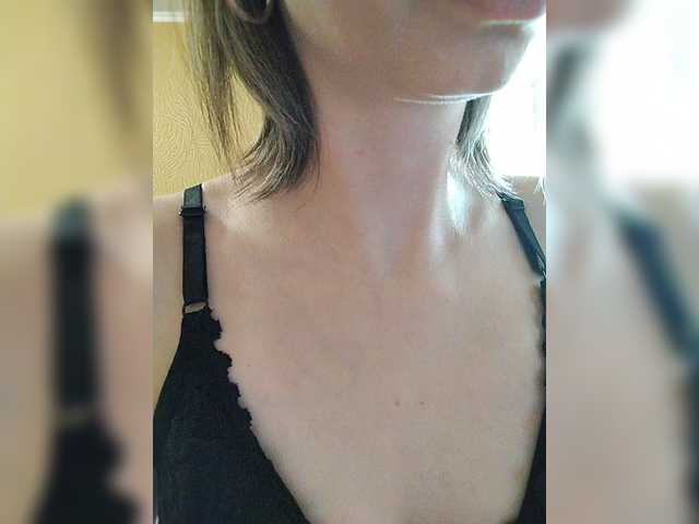 prettyKris's BongaCams show and profile