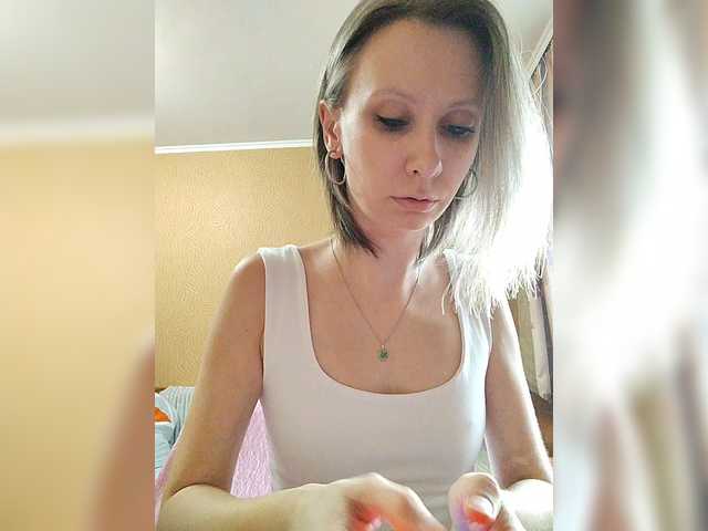 prettyKris's BongaCams show and profile