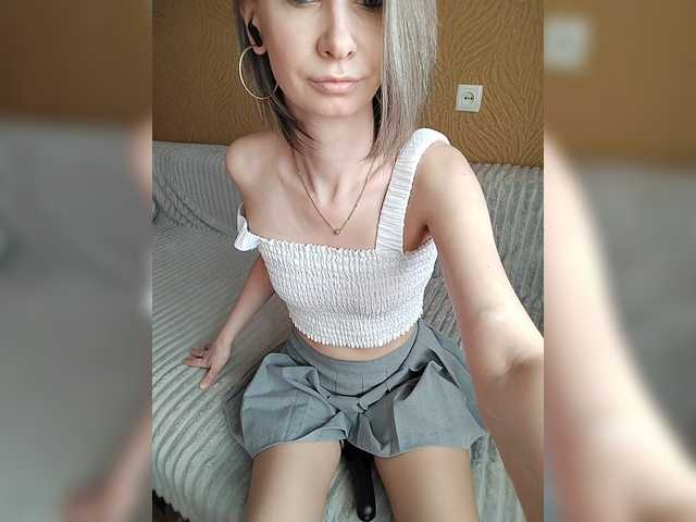 prettyKris's BongaCams show and profile