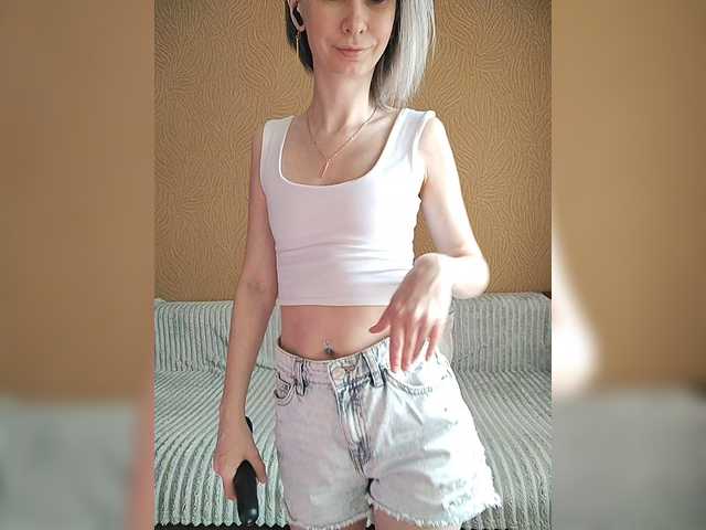 prettyKris's BongaCams show and profile