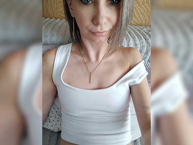 prettyKris's BongaCams show and profile