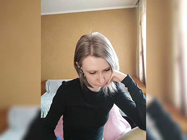 prettyKris's BongaCams show and profile