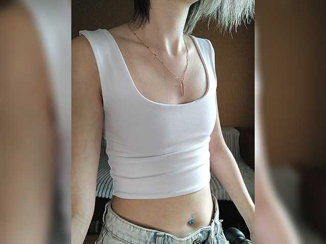 prettyKris's BongaCams show and profile