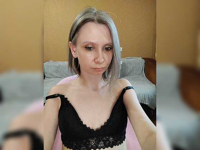 prettyKris's BongaCams show and profile