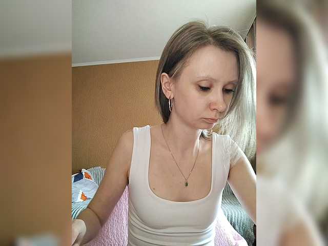 prettyKris's BongaCams show and profile