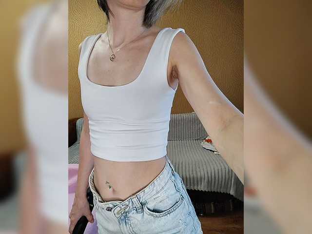 prettyKris's BongaCams show and profile