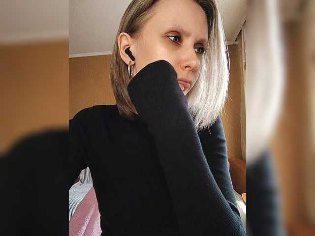 prettyKris live cam profile