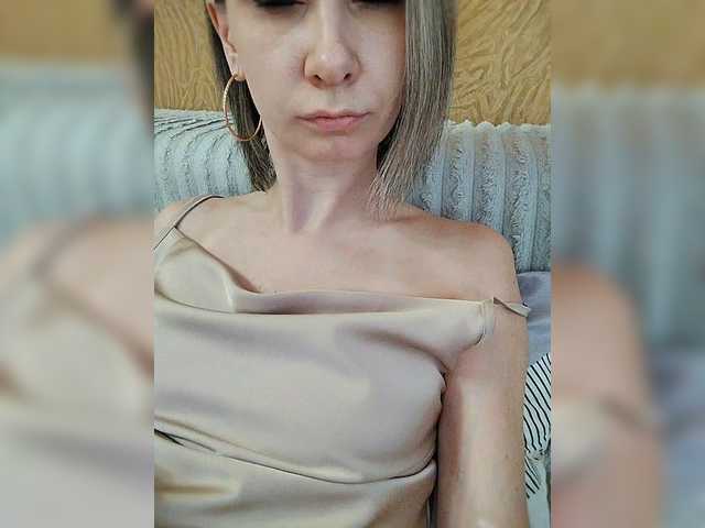 prettyKris's BongaCams show and profile