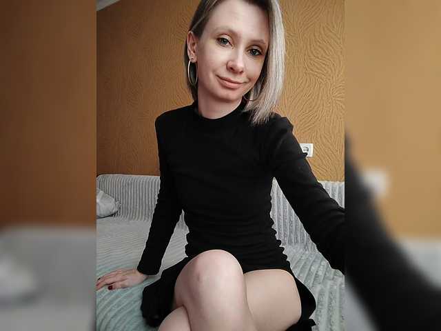 prettyKris's BongaCams show and profile