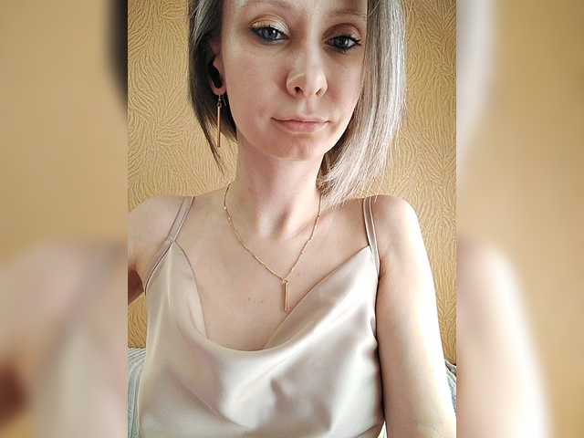 prettyKris's BongaCams show and profile