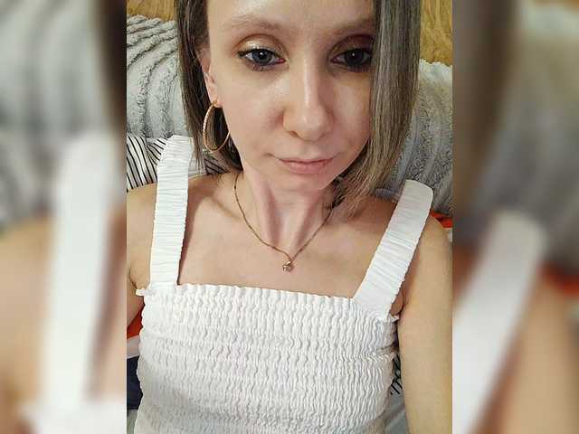 prettyKris's BongaCams show and profile