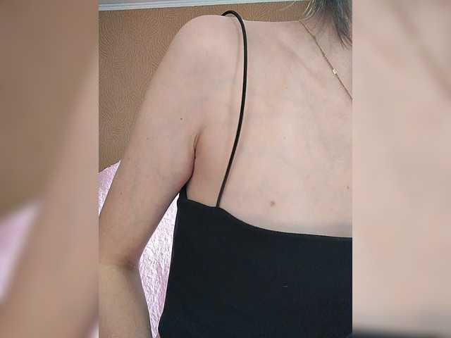 prettyKris's BongaCams show and profile