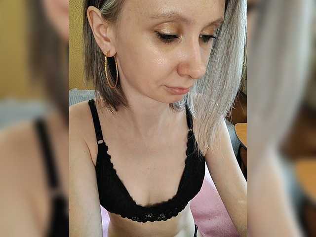 prettyKris's BongaCams show and profile