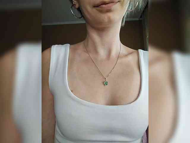 -Christina- webcam
