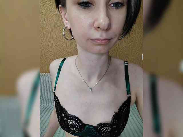 -Christina- webcam