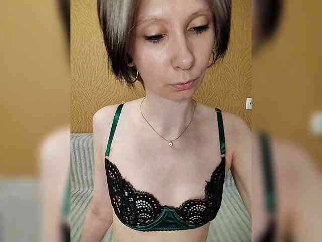 -Christina- webcam